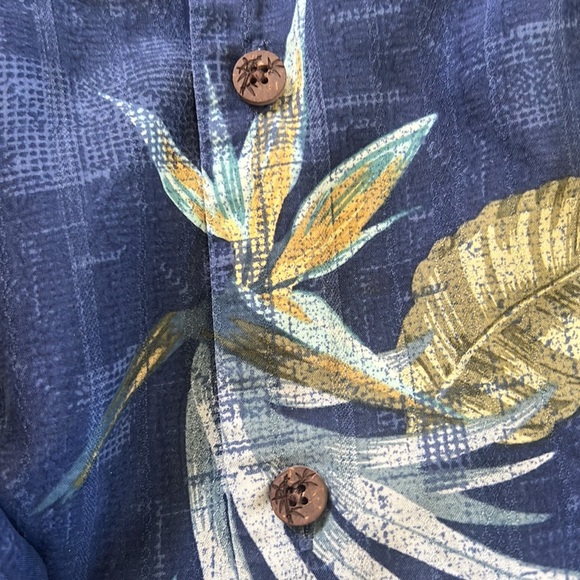 Tommy Bahama xxl 100% Silk Hawaiian Button Up Short Sleeve With Wooden Buttons - Picture 4 of 6